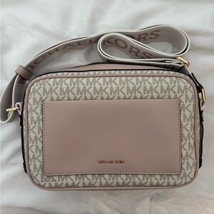 NWT Michael Kors Maeve Signature Logo Crossbody Bag